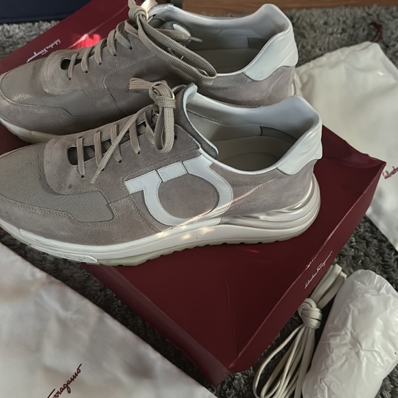 Salvatore Ferragamo great shape conditions only worn a few times. - Picture 3 of 4